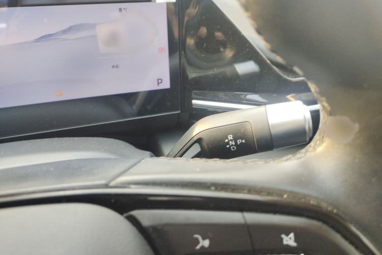 Used Geely Galaxy L6 2024 125km PLUS Dragon Edition Gear Lever