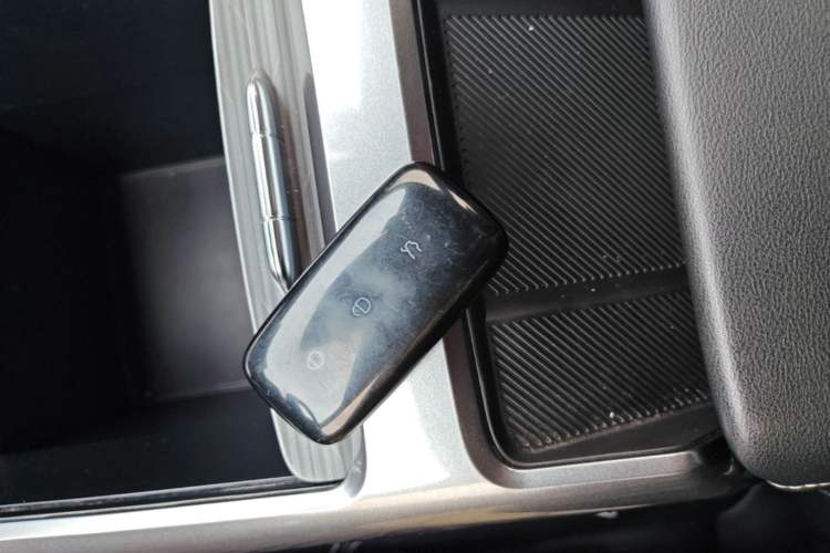 Used Geely Galaxy L6 2024 125km PLUS Dragon Edition Interior 1