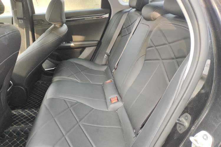 Used Geely Galaxy L6 2024 125km PLUS Dragon Edition Interior 4