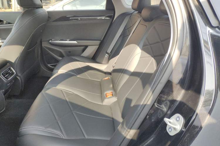 Used Geely Galaxy L6 2024 125km PLUS Dragon Edition Interior 4