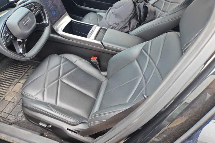 Used Geely Galaxy L6 2024 125km PLUS Dragon Edition Left Front Seat