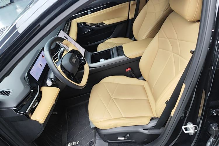 Used Geely Galaxy L6 2024 125km PLUS Dragon Edition Left Front Seat