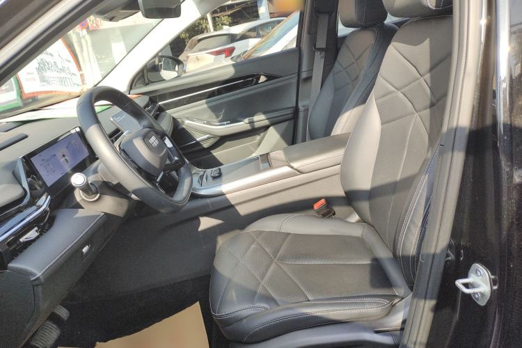 Used Geely Galaxy L6 2024 125km PLUS Dragon Edition Left Front Seat