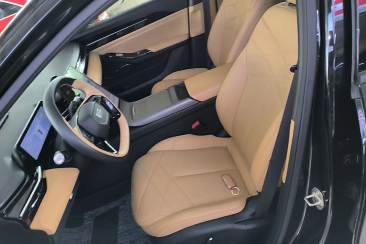 Used Geely Galaxy L6 2024 125km PLUS Dragon Edition Left Front Seat