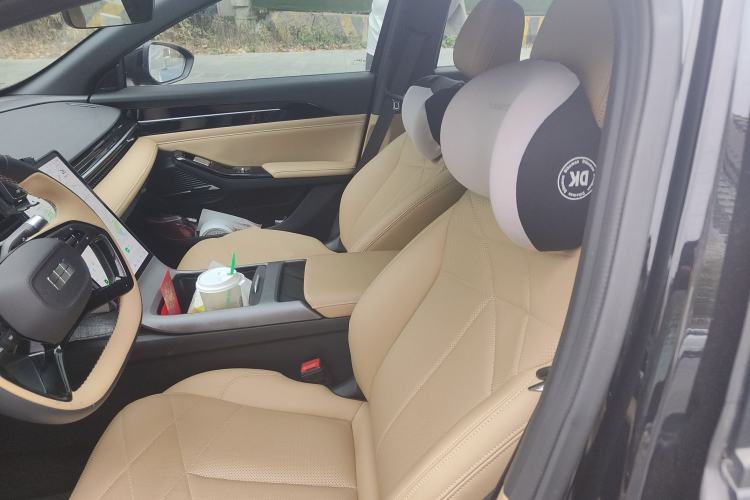 Used Geely Galaxy L6 2024 125km PLUS Dragon Edition Left Front Seat