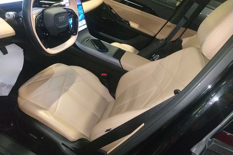 Used Geely Galaxy L6 2024 125km PLUS Dragon Edition Left Front Seat