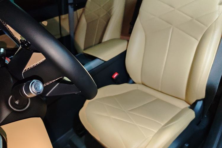 Used Geely Galaxy L6 2024 125km PLUS Dragon Edition Left Front Seat