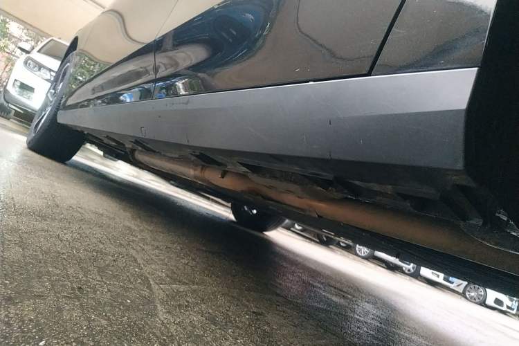 Used Geely Galaxy L6 2024 125km PLUS Dragon Edition Left Side Sill