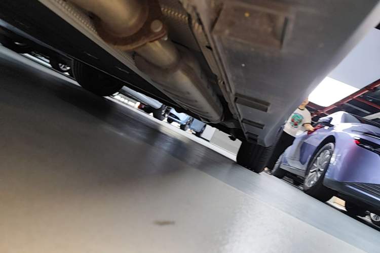 Used Geely Galaxy L6 2024 125km PLUS Dragon Edition Left Side Sill