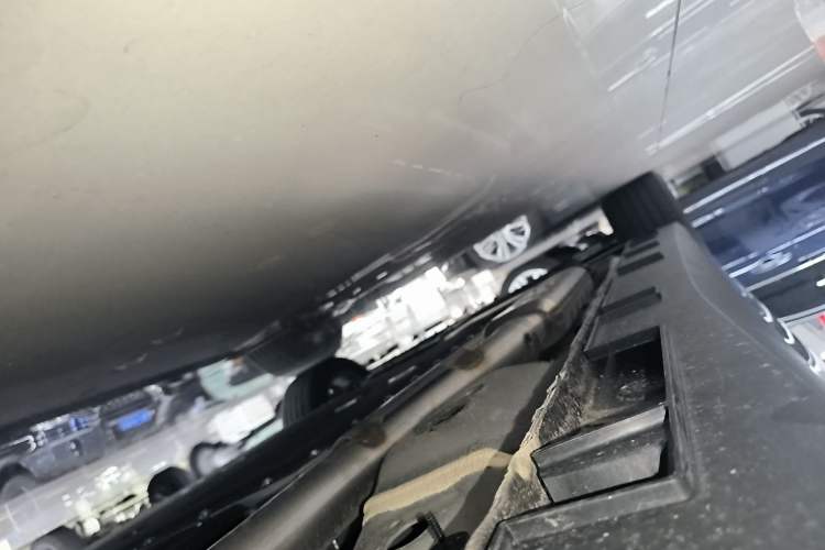 Used Geely Galaxy L6 2024 125km PLUS Dragon Edition Left Side Sill
