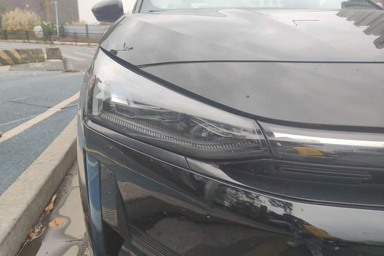 Used Geely Galaxy L6 2024 125km PLUS Dragon Edition Right Front Headlight