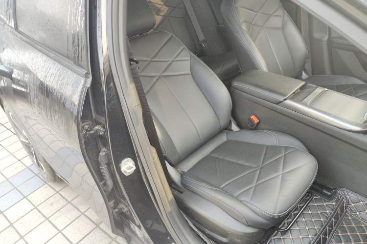 Used Geely Galaxy L6 2024 125km PLUS Dragon Edition Right Front Seat