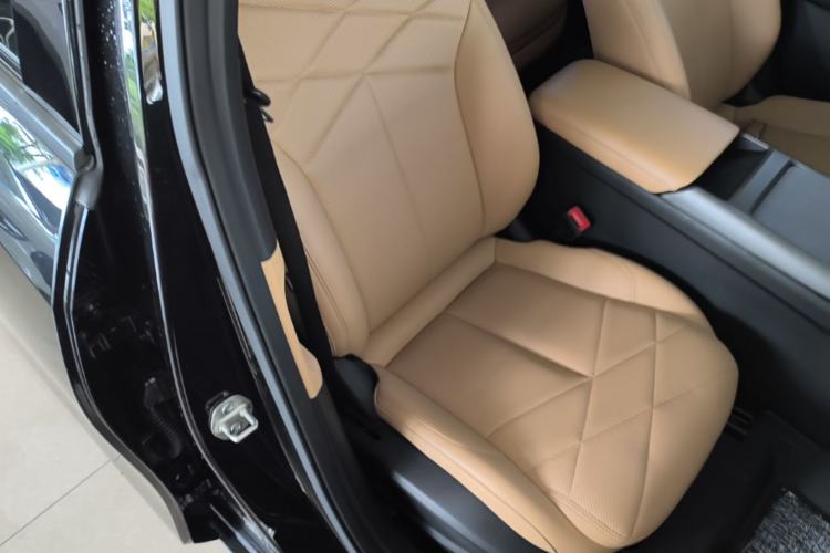 Used Geely Galaxy L6 2024 125km PLUS Dragon Edition Right Front Seat