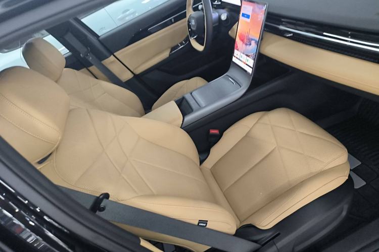 Used Geely Galaxy L6 2024 125km PLUS Dragon Edition Right Front Seat