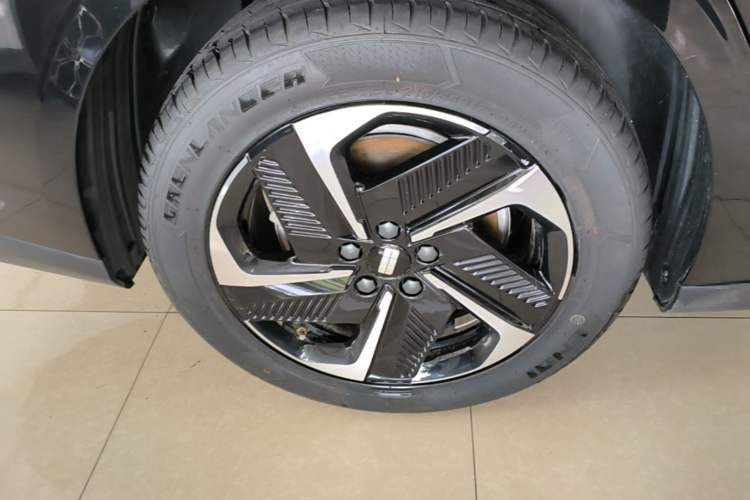 Used Geely Galaxy L6 2024 125km PLUS Dragon Edition Right Rear Wheel Hub