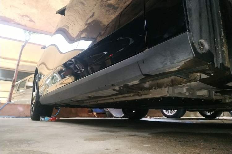Used Geely Galaxy L6 2024 125km PLUS Dragon Edition Right Side Sill