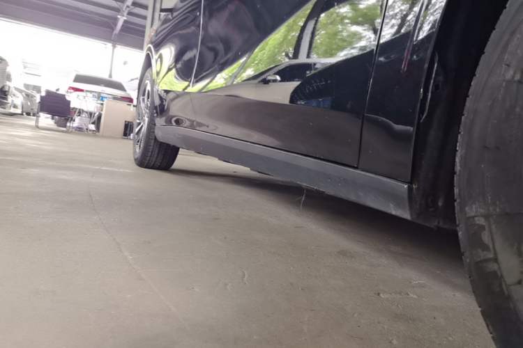 Used Geely Galaxy L6 2024 125km PLUS Dragon Edition Right Side Sill