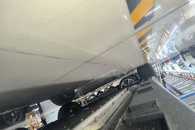 Used Geely Galaxy L6 2024 125km PLUS Dragon Edition Right Side Sill