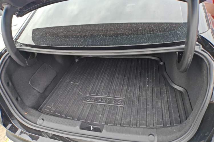 Used Geely Galaxy L6 2024 125km PLUS Dragon Edition Trunk