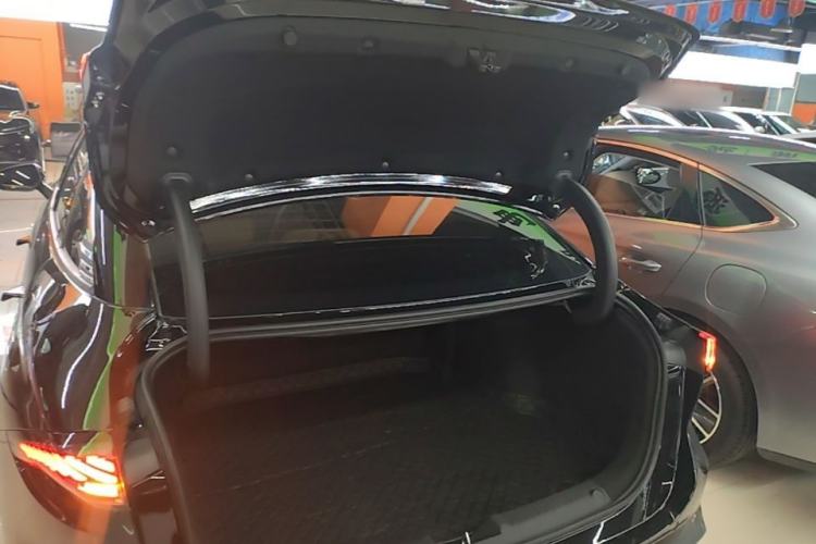 Used Geely Galaxy L6 2024 125km PLUS Dragon Edition Trunk