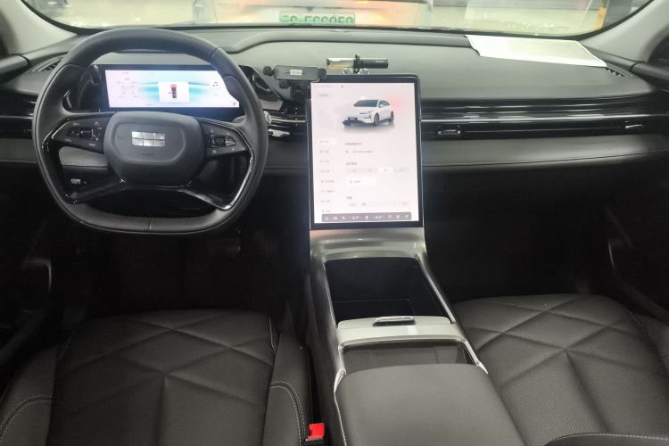 Used Geely Galaxy L6 2024 125km PLUS Dragon Edition Center Console