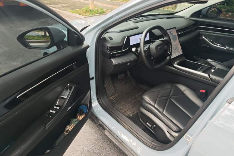 Used Geely Galaxy L6 2024 125km PLUS Dragon Edition Driver Seat