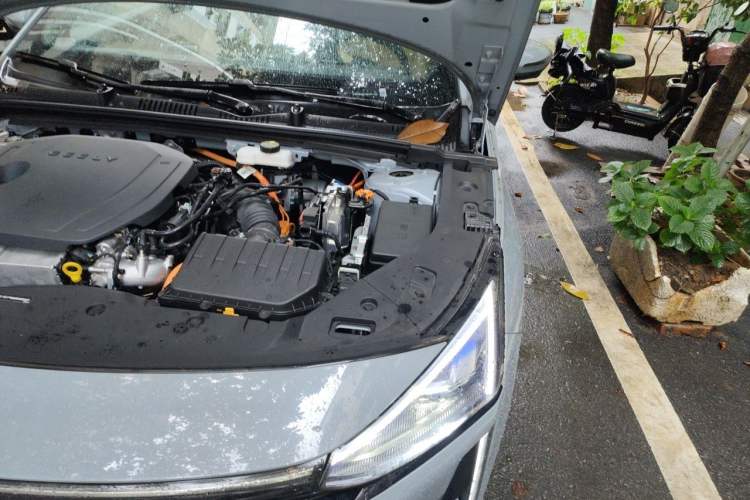 Used Geely Galaxy L6 2024 125km PLUS Dragon Edition Engine Bay Left