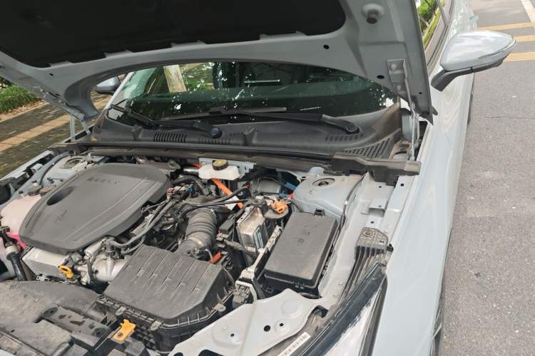 Used Geely Galaxy L6 2024 125km PLUS Dragon Edition Engine Bay Left