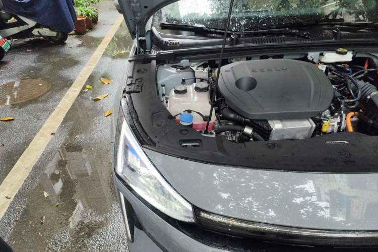 Used Geely Galaxy L6 2024 125km PLUS Dragon Edition Engine Bay Right