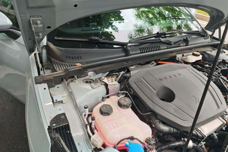 Used Geely Galaxy L6 2024 125km PLUS Dragon Edition Engine Bay Right
