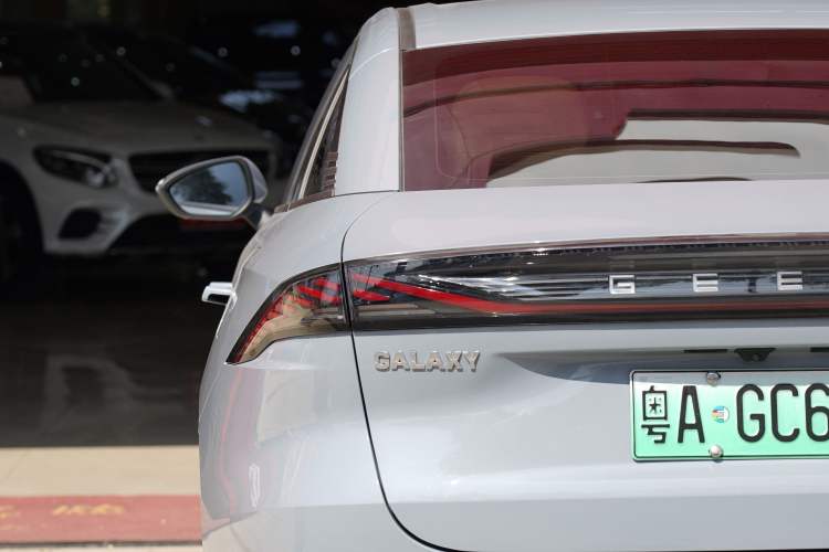 Used Geely Galaxy L6 2024 125km PLUS Dragon Edition Exterior 6