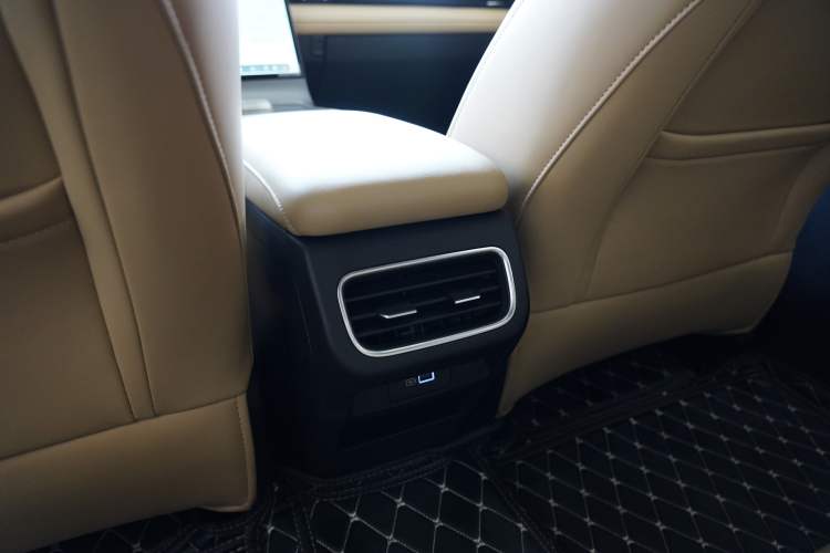 Used Geely Galaxy L6 2024 125km PLUS Dragon Edition Exterior 7