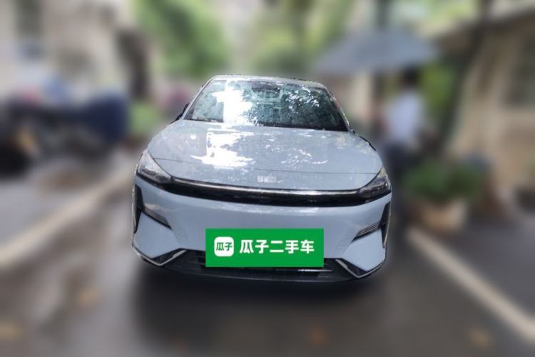 Used Geely Galaxy L6 2024 125km PLUS Dragon Edition Front