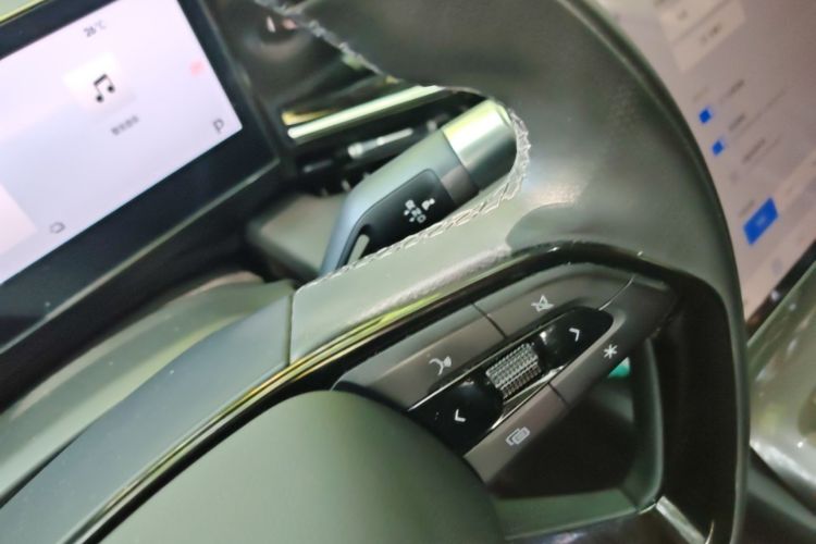 Used Geely Galaxy L6 2024 125km PLUS Dragon Edition Gear Lever