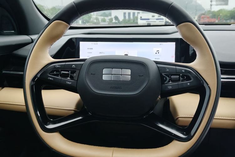 Used Geely Galaxy L6 2024 125km PLUS Dragon Edition Interior 7
