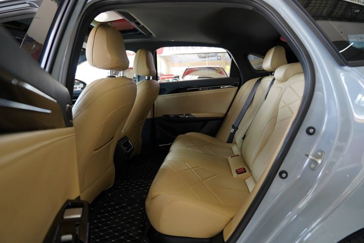 Used Geely Galaxy L6 2024 125km PLUS Dragon Edition Interior 8