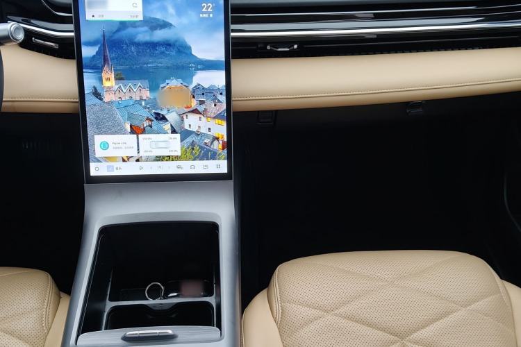 Used Geely Galaxy L6 2024 125km PLUS Dragon Edition Interior 8