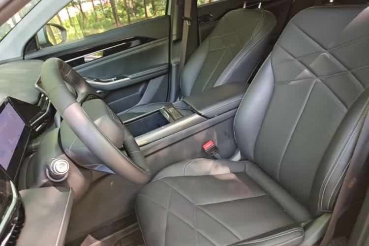 Used Geely Galaxy L6 2024 125km PLUS Dragon Edition Left Front Seat