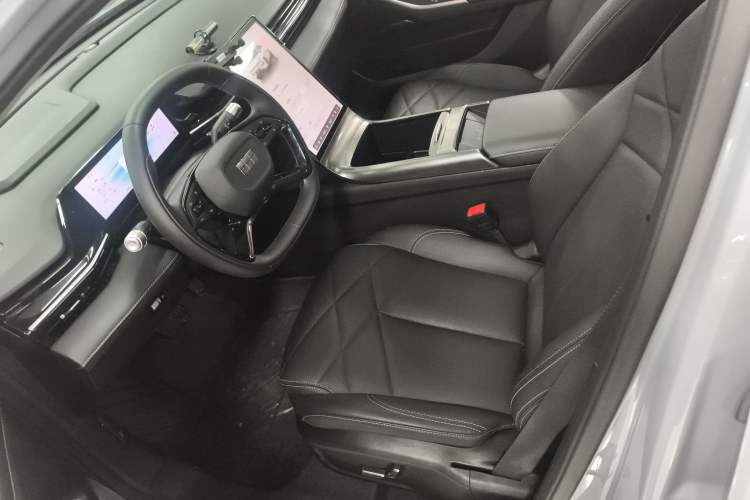 Used Geely Galaxy L6 2024 125km PLUS Dragon Edition Left Front Seat