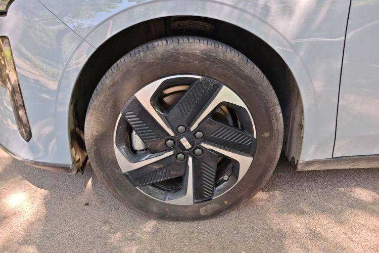 Used Geely Galaxy L6 2024 125km PLUS Dragon Edition Left Front Wheel Hub