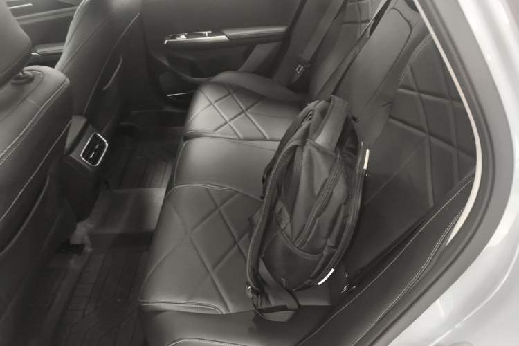 Used Geely Galaxy L6 2024 125km PLUS Dragon Edition Left Rear Seat