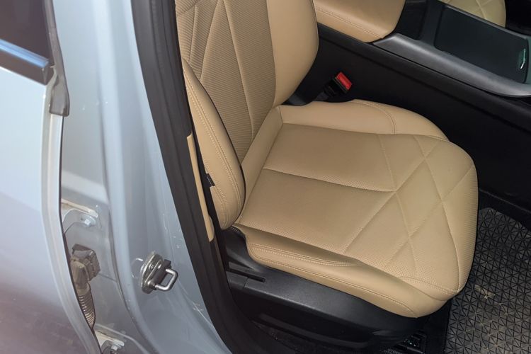 Used Geely Galaxy L6 2024 125km PLUS Dragon Edition Right Front Seat