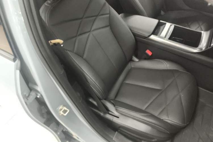 Used Geely Galaxy L6 2024 125km PLUS Dragon Edition Right Front Seat