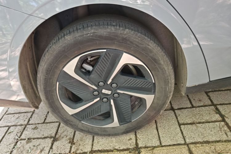 Used Geely Galaxy L6 2024 125km PLUS Dragon Edition Right Rear Wheel Hub