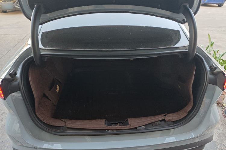 Used Geely Galaxy L6 2024 125km PLUS Dragon Edition Trunk