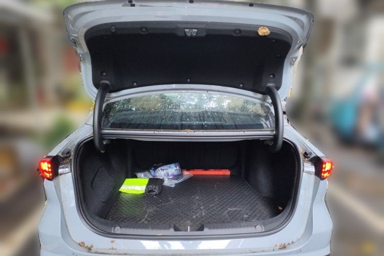 Used Geely Galaxy L6 2024 125km PLUS Dragon Edition Trunk
