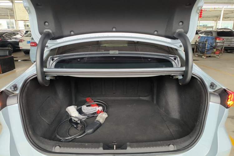 Used Geely Galaxy L6 2024 125km PLUS Dragon Edition Trunk