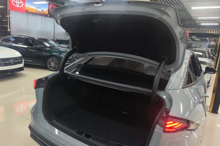 Used Geely Galaxy L6 2024 125km PLUS Dragon Edition Trunk