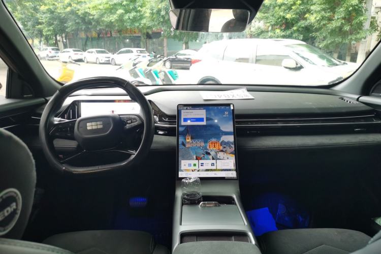 Used Geely Galaxy L6 2024 125km Creative Edition Center Console