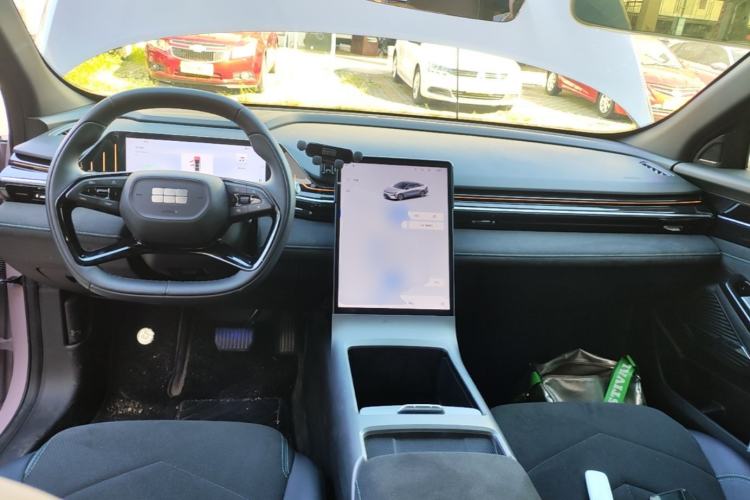 Used Geely Galaxy L6 2024 125km Creative Edition Center Console